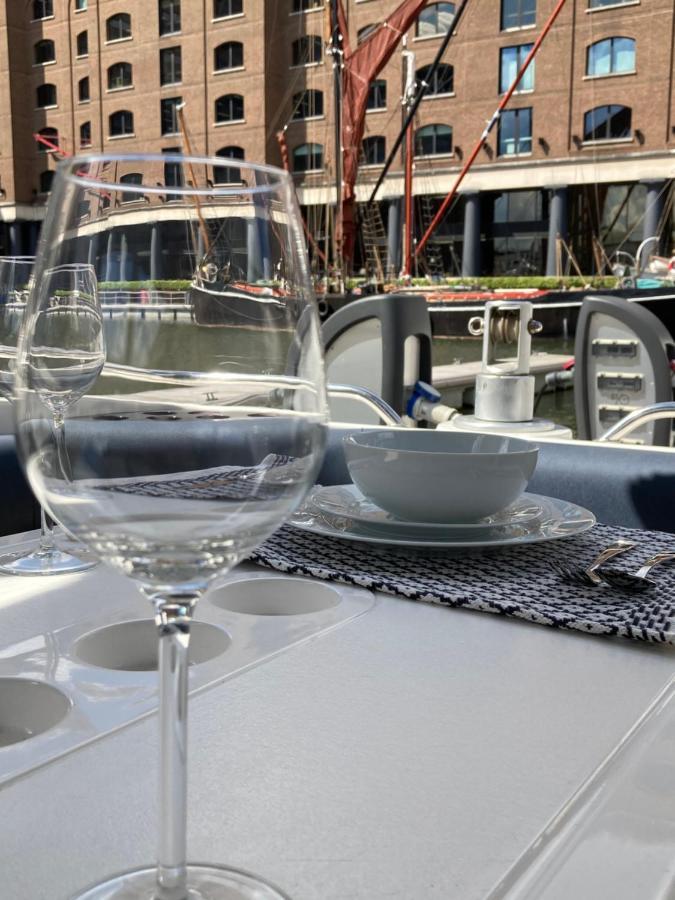 Entire Boat At St Katherine Docks 2 Available Select Using Room Options Londyn Zewnętrze zdjęcie